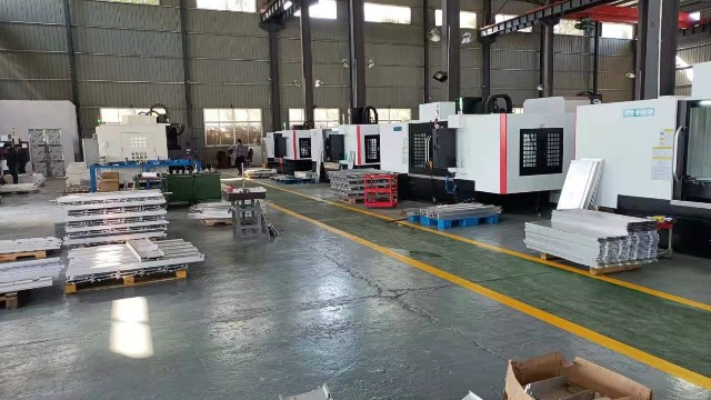科鼎數(shù)控告知您鋁型材加工中心機(jī)床v18型號優(yōu)勢有哪些？